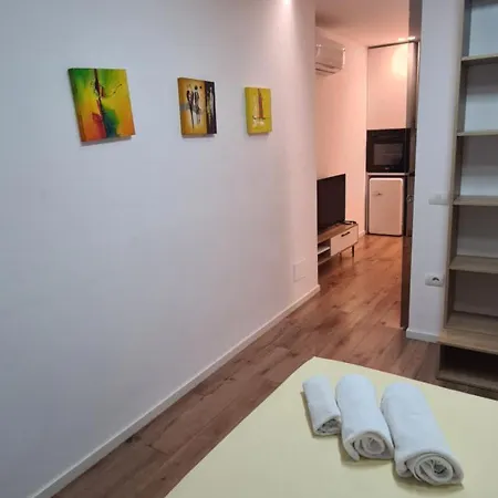 Stina's Cute Apartment Tirana